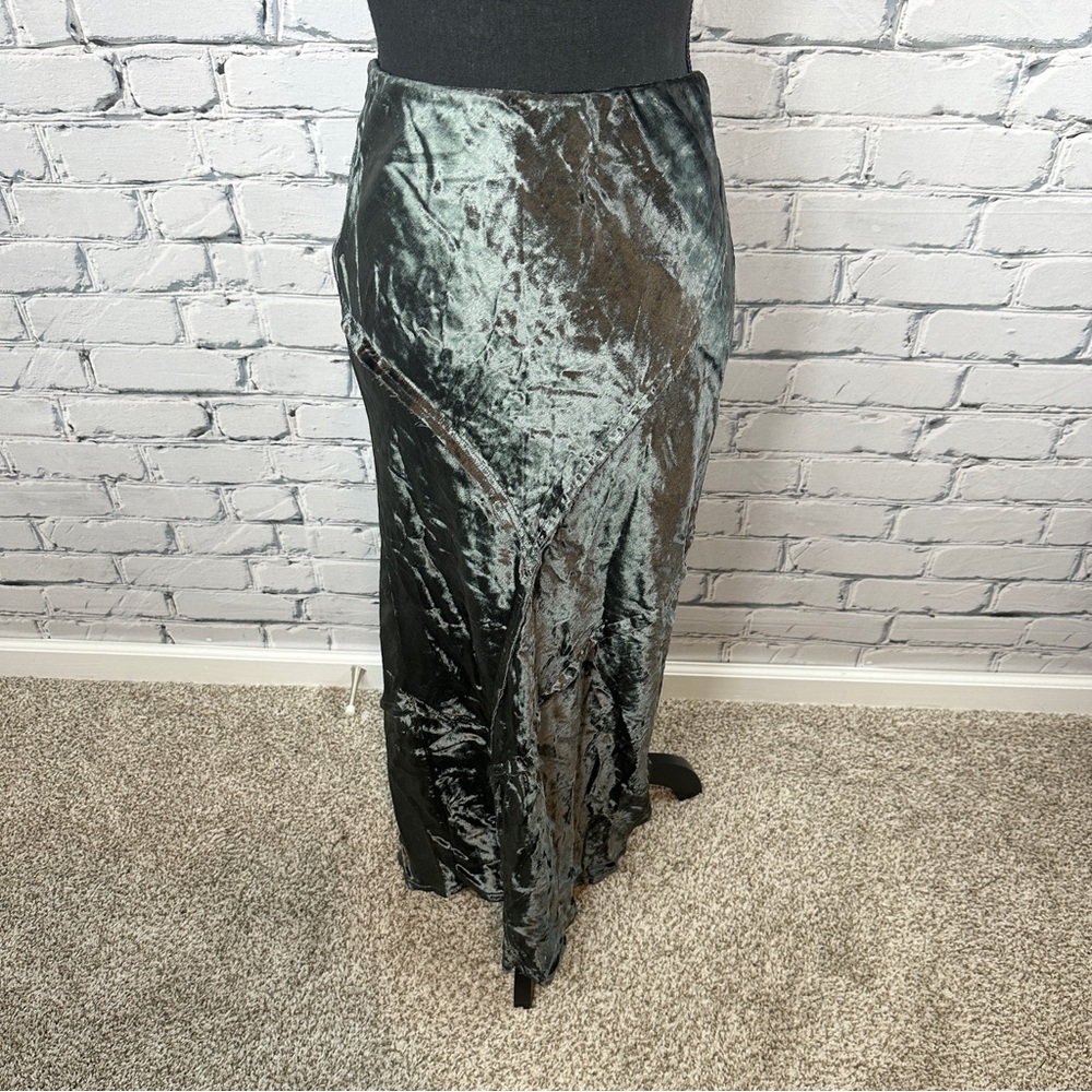 Free People Solid Serious Swagger Skirt Crushed Velvet Gray Whimsygoth Grunge - Picture 2 of 11